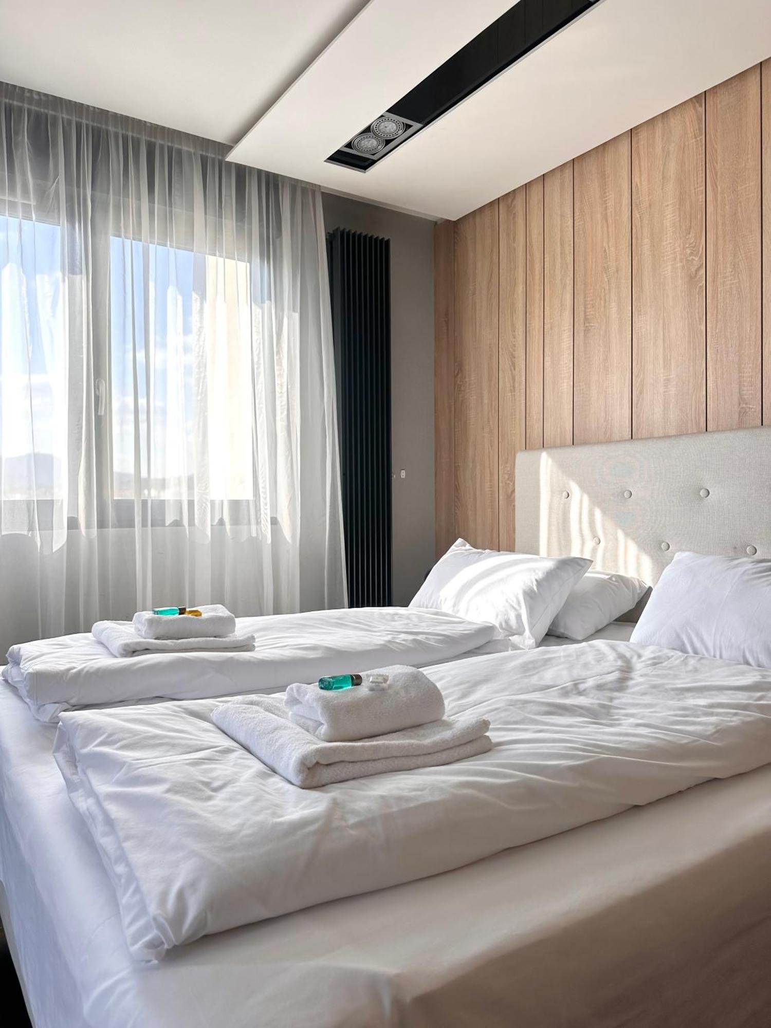 Riverside Luxury Panorama Home - Smarttv, Fastwifi Budapest Luaran gambar